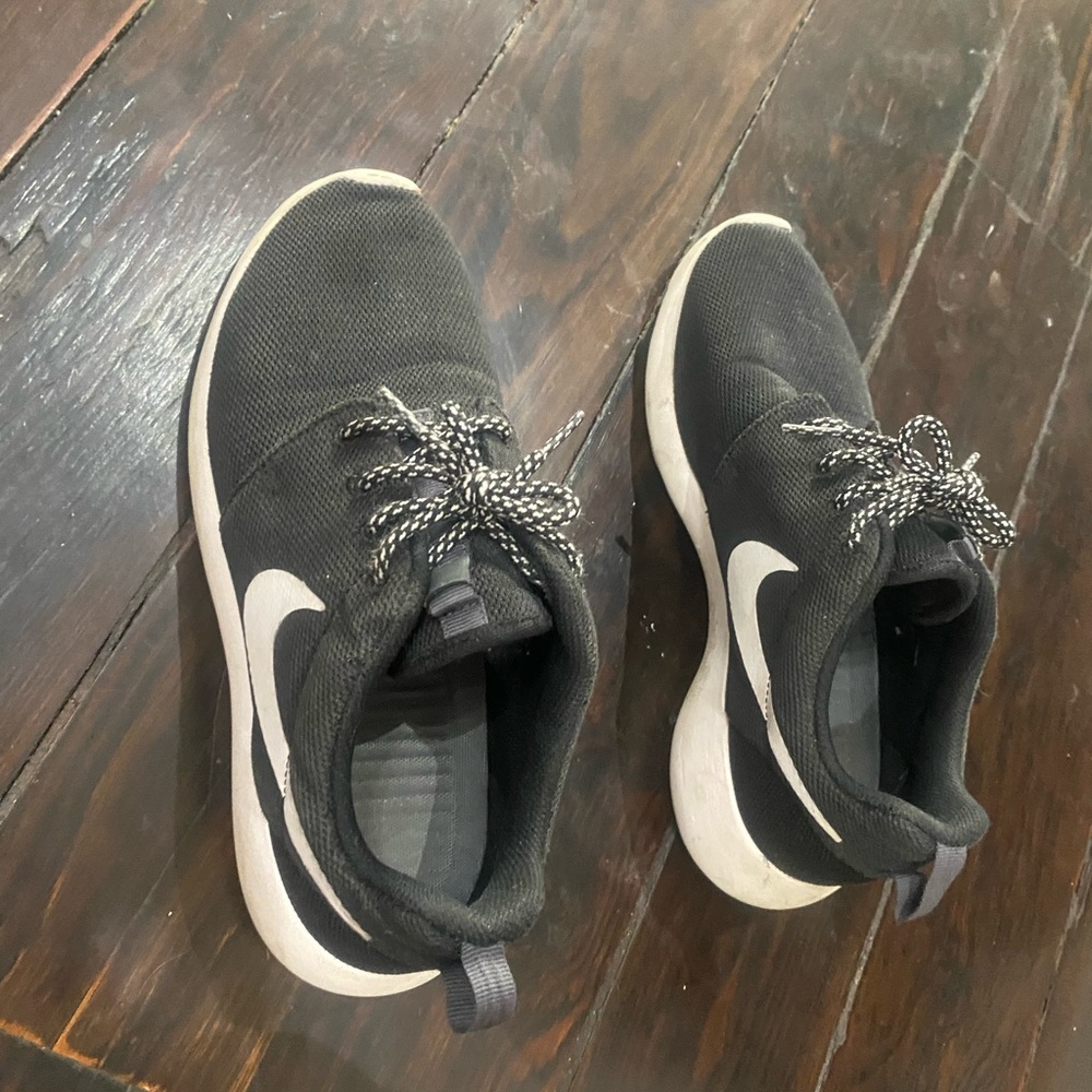 Nike roshes